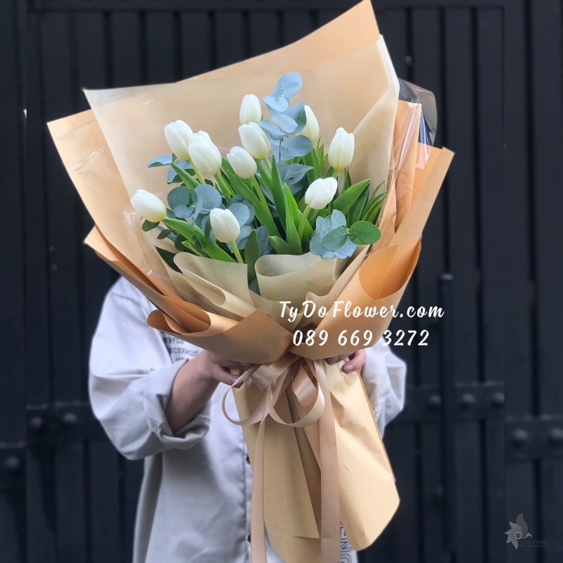 B09241859 BÓ HOA CHÚC MỪNG Thiết kế Hoa Tulip Trắng