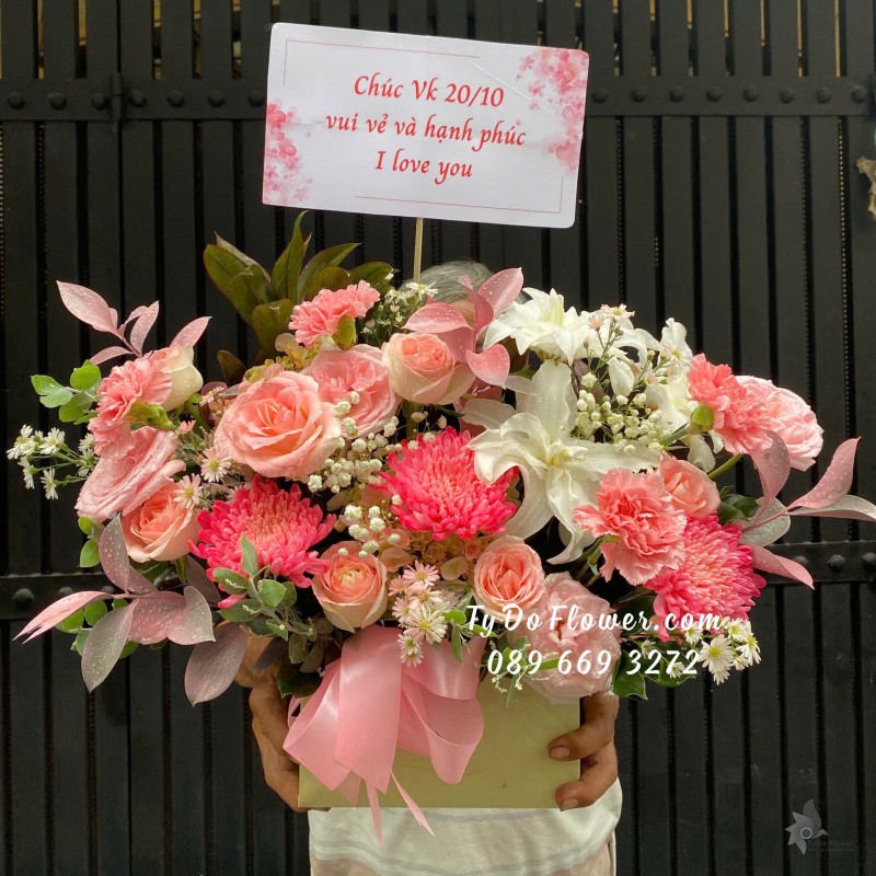 G10242030 GIỎ HOA CHÚC MỪNG NGÀY PHỤ NỮ VN 20-10 thiết kế Hoa Hồng Pink Ohara Rose