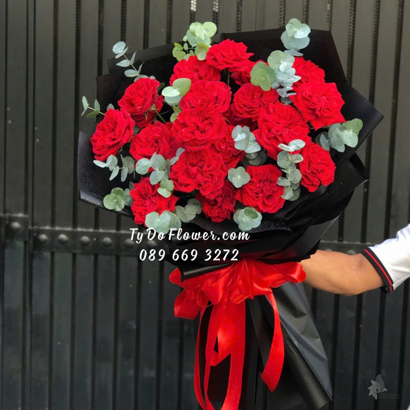 B12242198 BÓ HOA CHÚC MỪNG Thiết kế Hoa Hồng Đỏ Red Ohara Roses