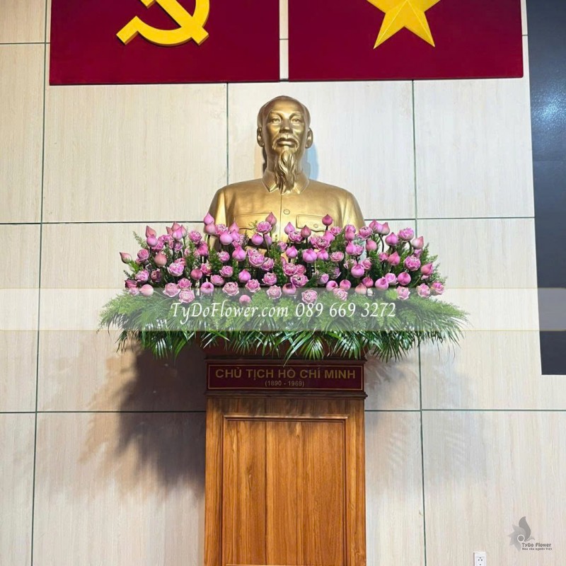 L0825638 HOA SEN HỒNG TRANG TRÍ BỤC BÁC HỒ