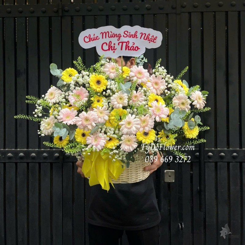 G1125905 GIỎ HOA CHÚC MỪNG SINH NHẬT Thiết kế Hoa Đồng Tiền Mini