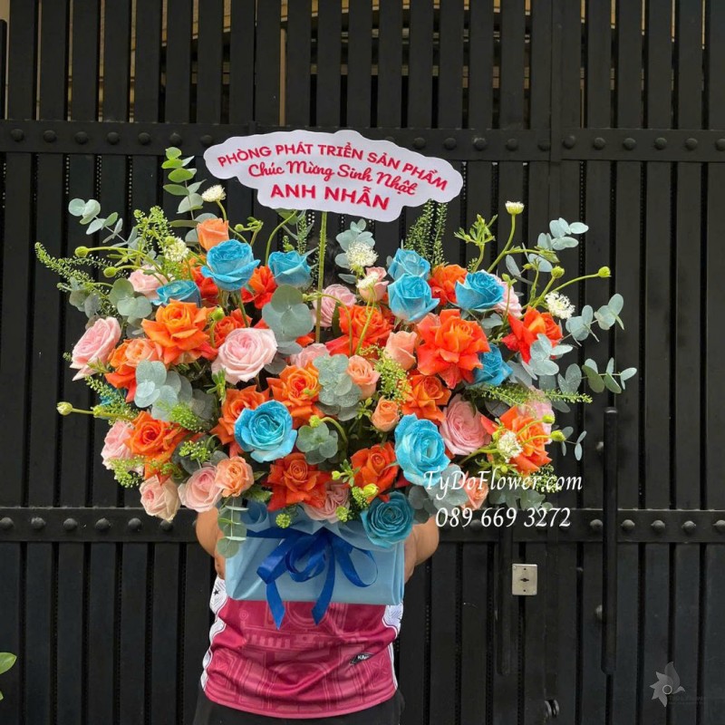 G1125911 GIỎ HOA CHÚC MỪNG SINH NHẬT Thiết kế hoa hồng Cam Quốc Vương, Pink Ohara Rose, hoa hồng xanh dương