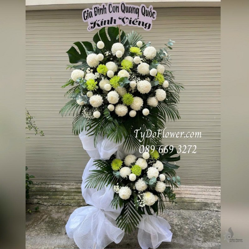 KCB0226098 KỆ HOA TANG LỄ VÒNG HOA CHIA BUỒN Kính Viếng Thiết kế 02 tầng cúc mẫu đơn, cúc pingpong, cúc xanh lá