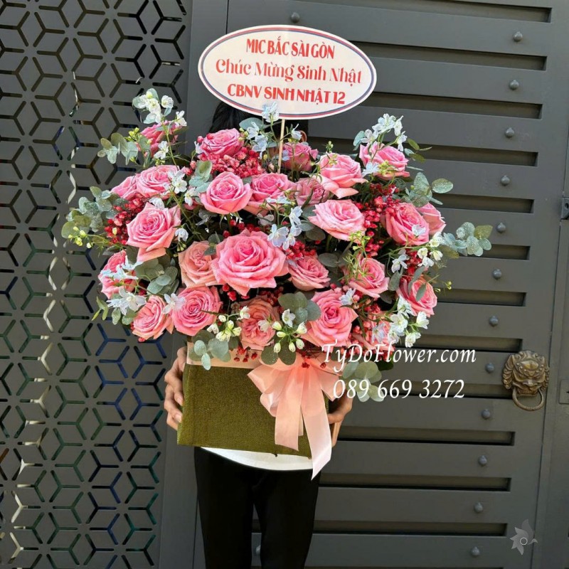 G0226153 GIỎ HOA CHÚC MỪNG SINH NHẬT Thiết kế hoa hồng Pink Ohara Rose